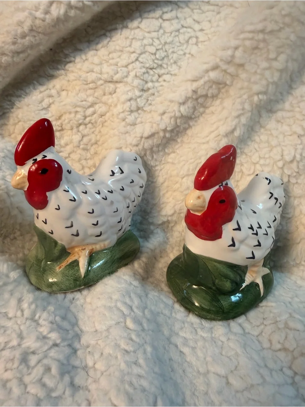 Vintage Hand-Painted Ceramic Rooster Salt & Pepper Shakers - White & Red